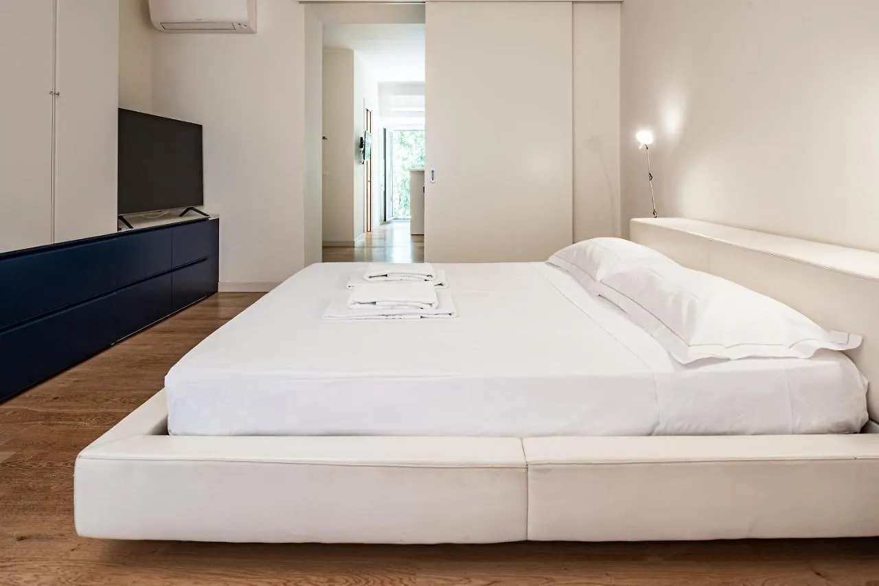 Brera Livings, Charming Flat Near Duomo Apartment Milan 0*,  Italy